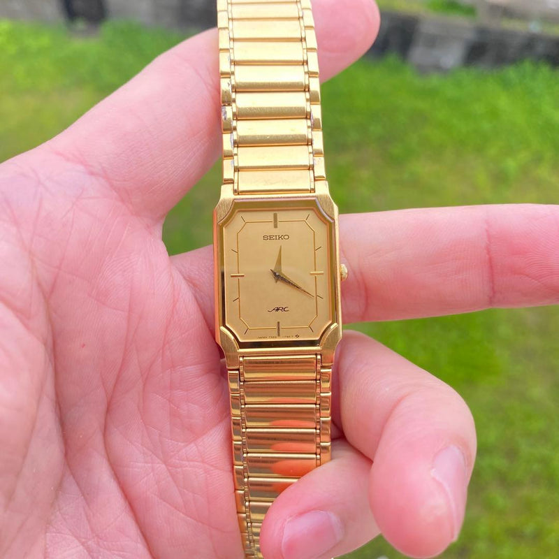 Working Seiko Arc Gold Rectangle Quartz Vintage Japanese Mens Wristwatch