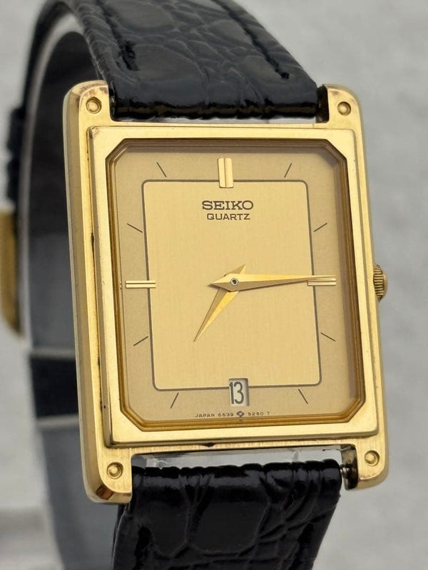 Tank Quartz 6539-5140 Mens Wristwatch Date Display Japanese Vintage