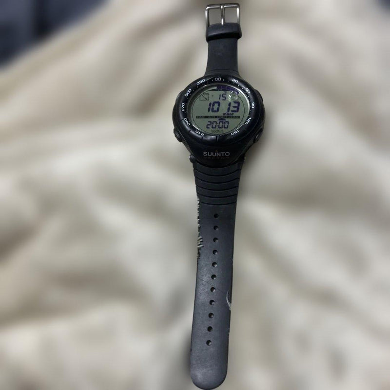 Suunto Vector Digital Wristwatch Japanese Vintage Outdoor Sports Watch Compass