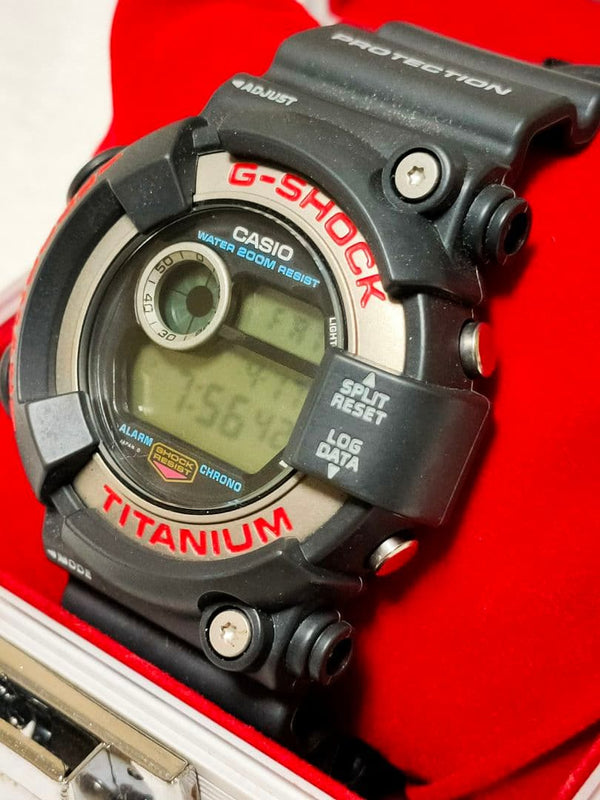 Casio G-shock Frogman Dw8200 Titanium Mens Dive Wristwatch Vintage Japanese