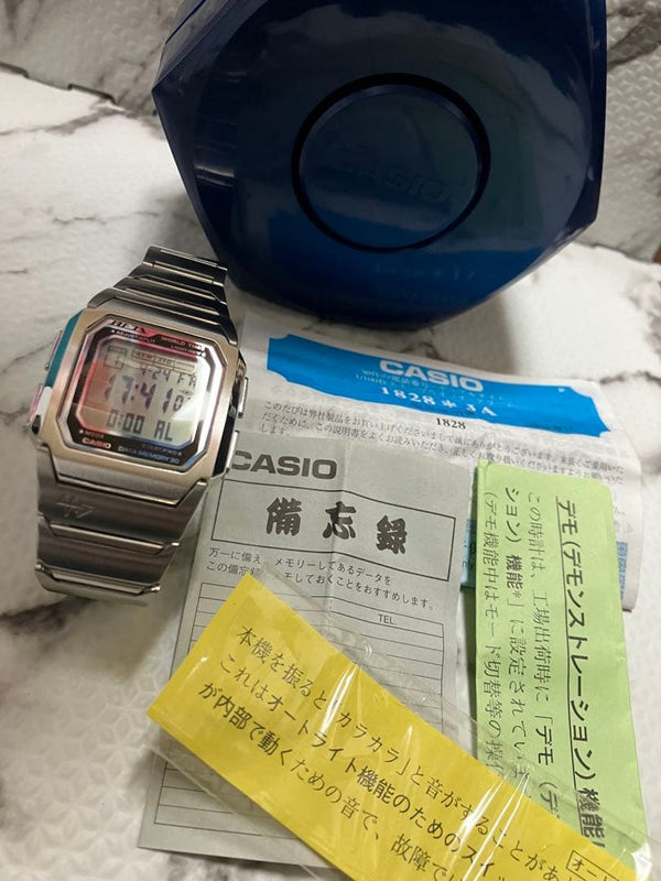 Meta Me-120-8 Square Digital Watch 1990s Vintage Japanese Mens Wristwatch