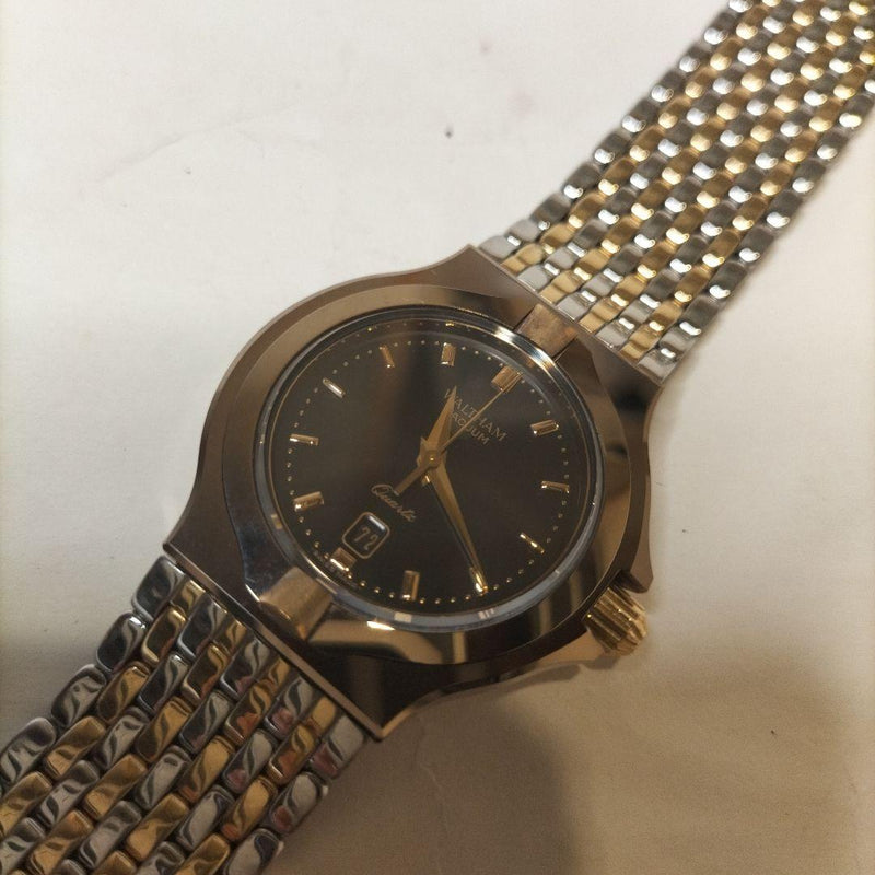 Waltham Vacuum Quartz Mens Wristwatch Japanese Vintage Original Band Stainless