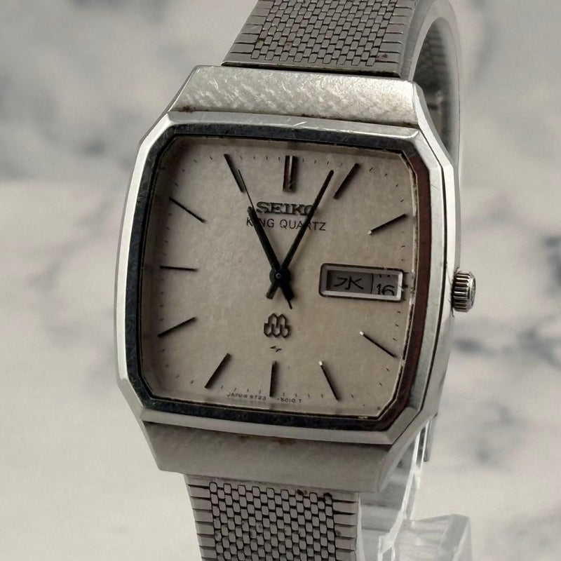 9723-5010 White Day-date Quartz Mens Wristwatch Japanese Vintage