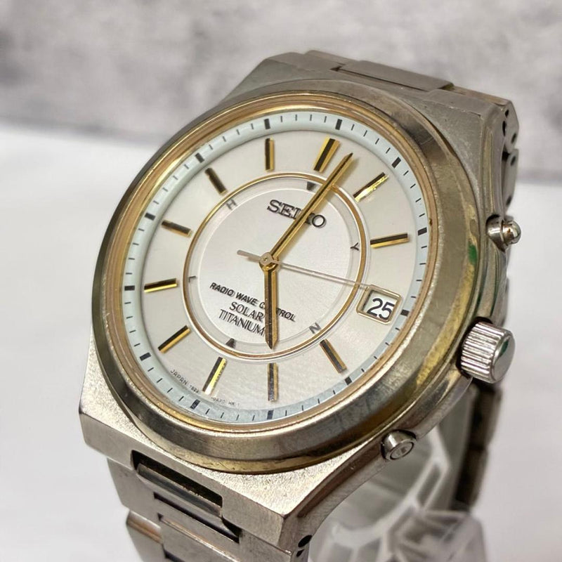 7b22 Radio Solar Titanium Gold Mens Wristwatch Japanese Vintage Collector