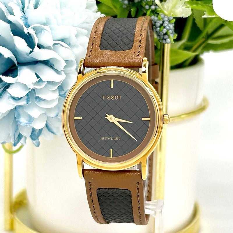Stylist Vintage Quartz Wristwatch Japanese Womens Gold Tone Stainless