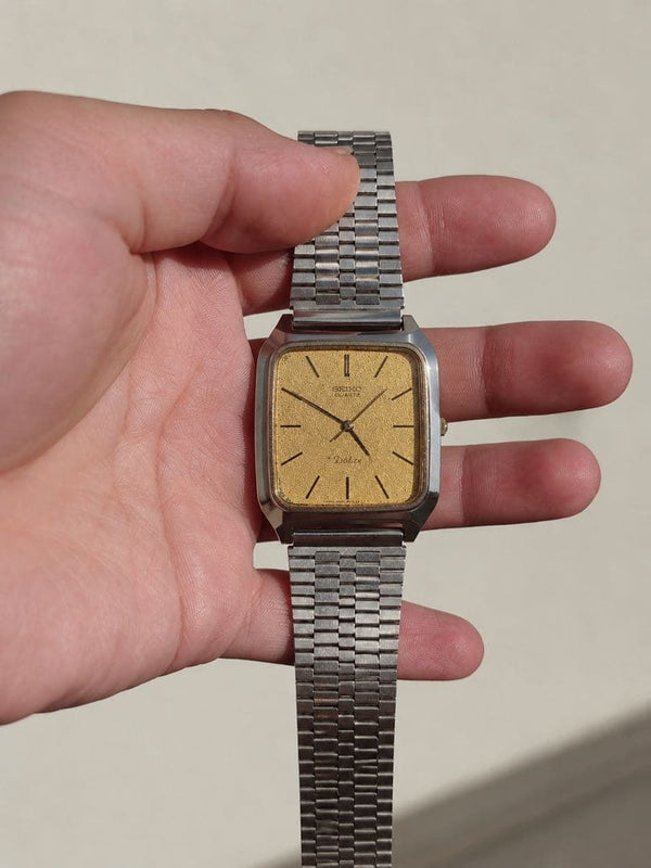 Seiko Dolce Vintage Square Quartz Wristwatch Gold Dial 1980s Japanese Mens