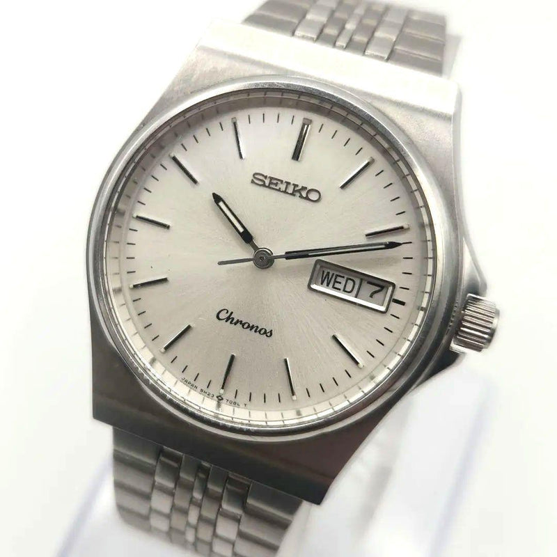 Seiko Chronos Mens Wristwatch Vintage Japanese Quartz Day-date Stainless Steel