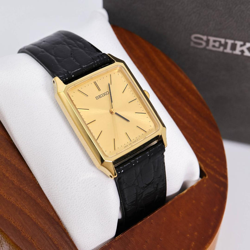 Working Seiko Mens Wristwatch Gold Square Leather Vintage Japanese Mechanical