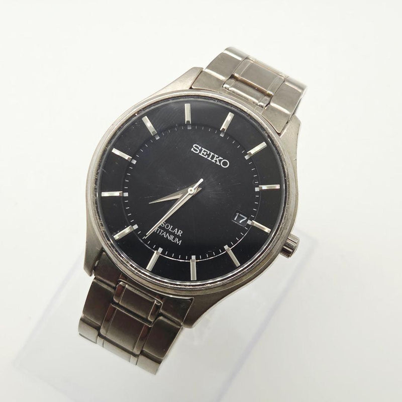 Seiko V157-0bx0 Solar Mens Wristwatch Titanium Japanese Vintage Quartz