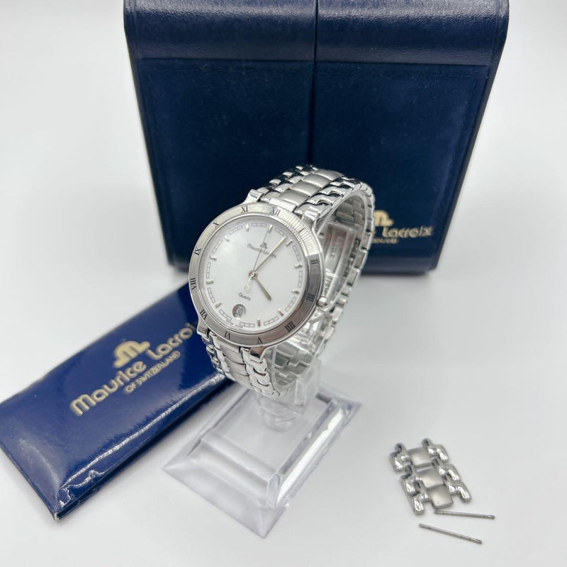 Classic Quartz Wristwatch Date Display Vintage Swiss Watch