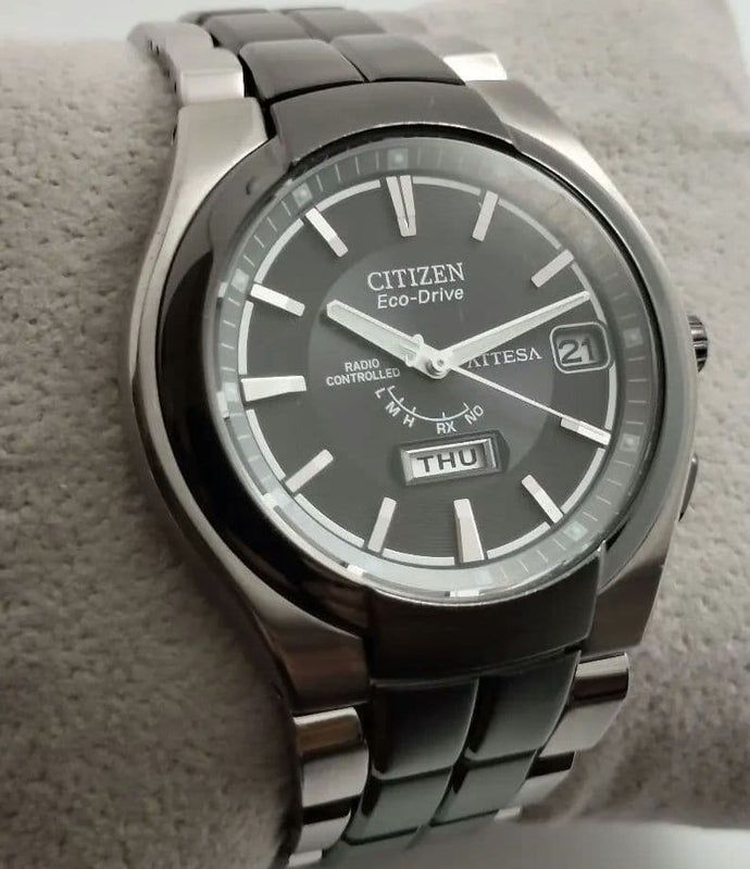 Attesa H106 Radio Solar Mens Wristwatch Lightweight Titanium Day Date