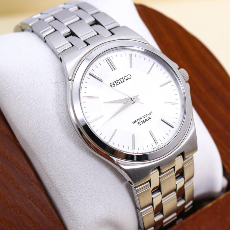 Working  Spirit Mens Wristwatch Silver Quartz Japanese Vintage Stainless