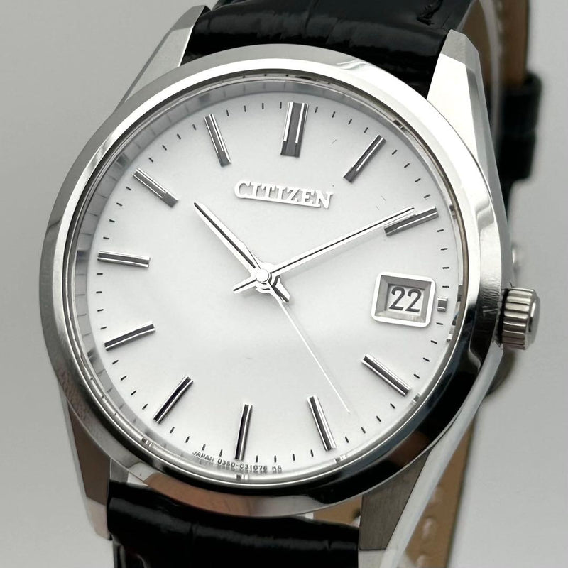 First Model The Citizen 0350-c30919 Date Mens Wristwatch Japanese Quartz