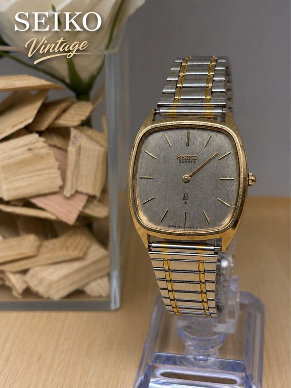 Working Vintage Seiko Mens Wristwatch Tank Japanese Mechanical Self-winding