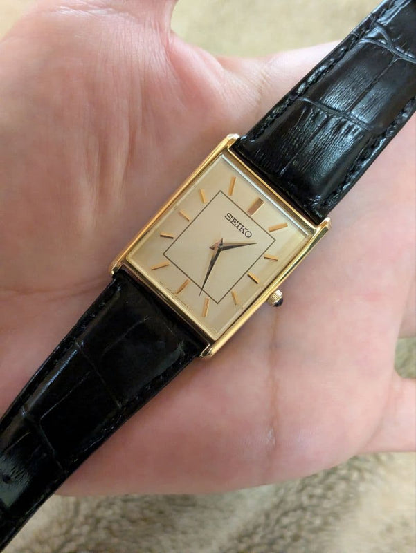 Seiko Essentials Tank Vintage 4n30-00g0 Ladies Wristwatch Japanese Quartz