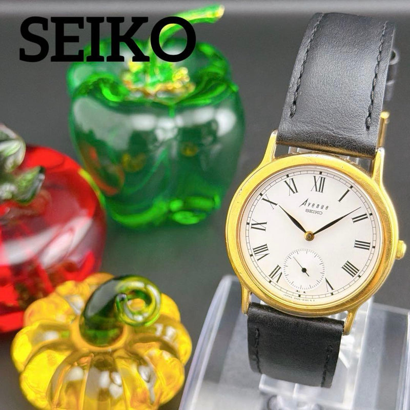 Old Seiko Avenue White Quartz Mens Wristwatch Japanese Vintage Retro Stainless