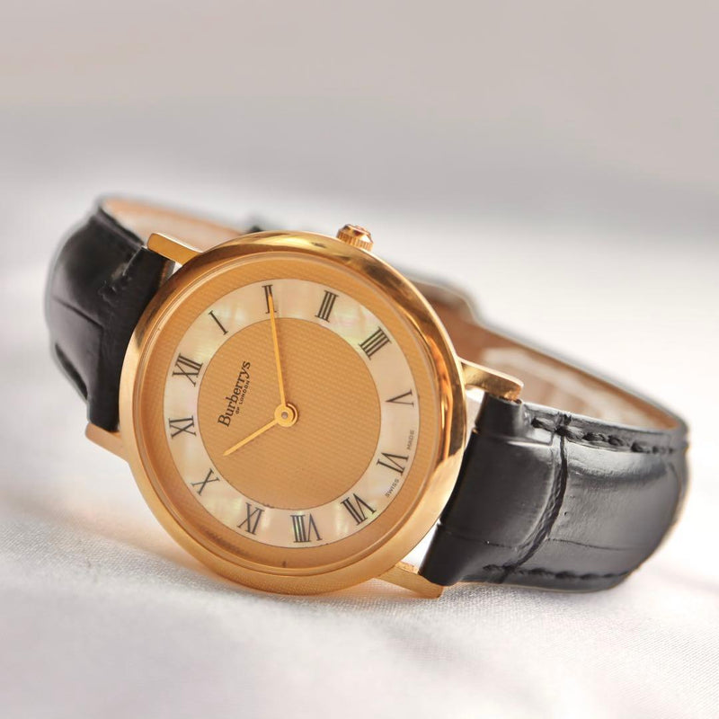Burberry Gold Shell Roman Mens Wristwatch 1569 Japanese Vintage Quartz