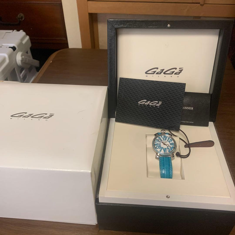 Gaga Milano Analog Wristwatch White Turquoise Japanese Vintage Quartz Mens
