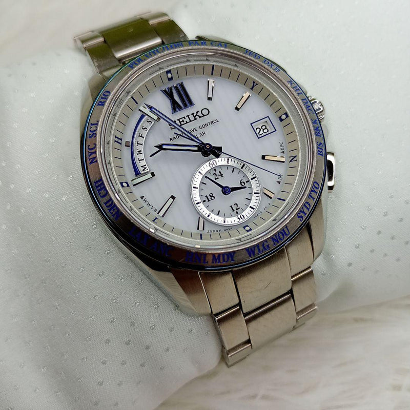 Brightz World Time 8b54-0aw0 Mens Wristwatch Japanese Day Date Solar