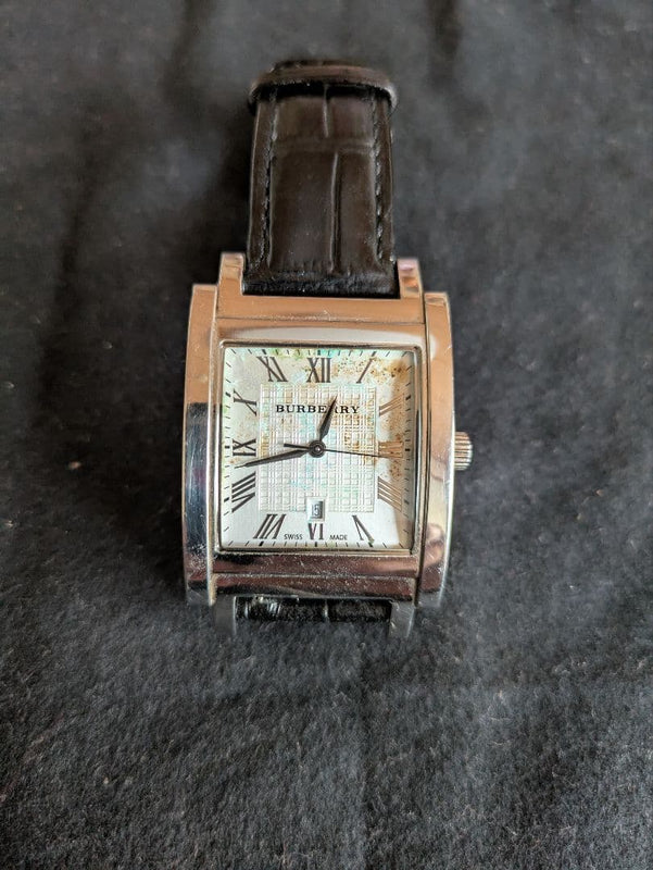 Burberry Quartz Swiss Made Wristwatch Japanese Vintage Ladies Stainless Steel