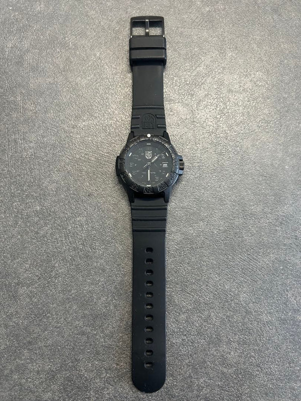 Luminox 0300 Mens Wristwatch Black Dial Quartz Japanese Vintage Military Style
