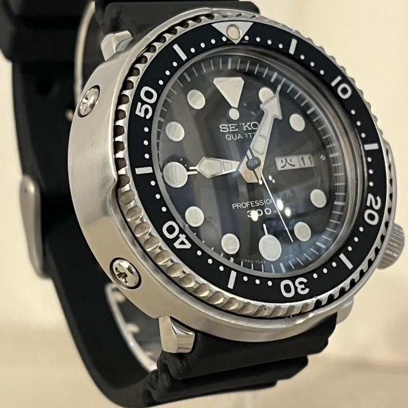 Seiko First Tuna Can 7549-7010 300m Professional Diver Watch Vintage Japanese