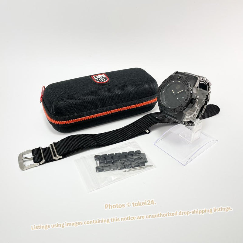Luminox Carbon Black Quartz Mens Wristwatch Japanese Vintage Military Dive