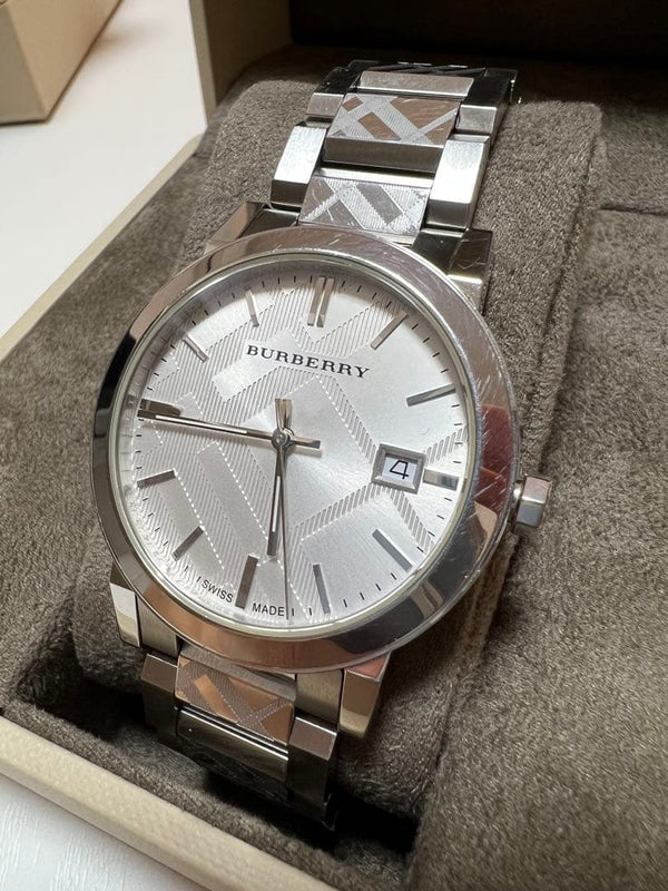Burberry Mens Wristwatch Japanese Vintage Quartz Analog Stainless Steel Working