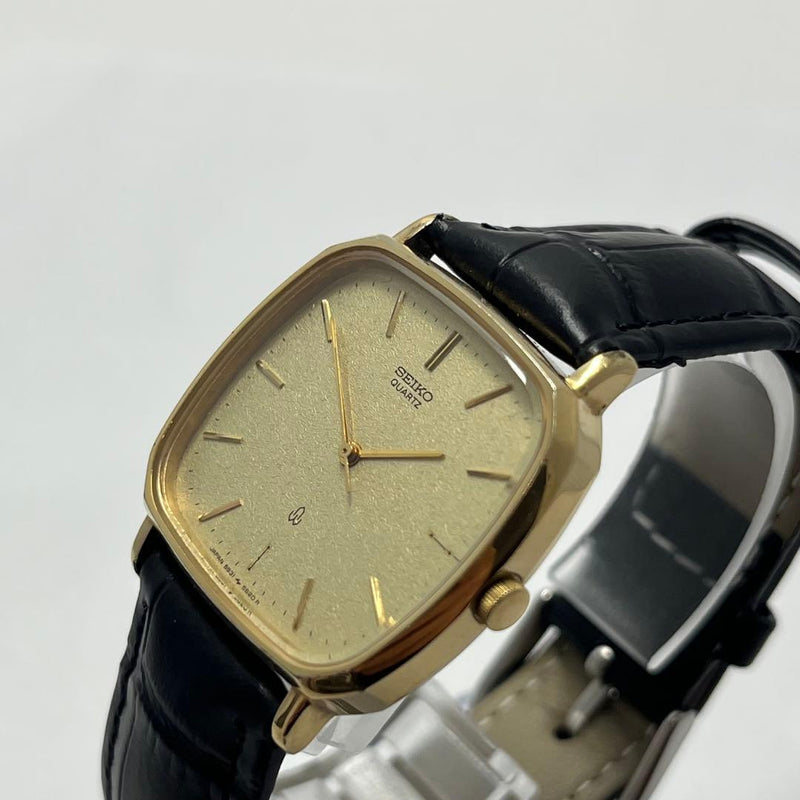 Seiko Chariot 5931-5470 Gold Textured Dial Vintage Japanese Quartz Mens