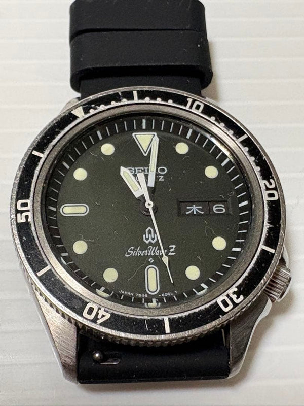 Seiko Silverwave Z Mens Wristwatch Japanese Quartz Vintage Stainless Steel