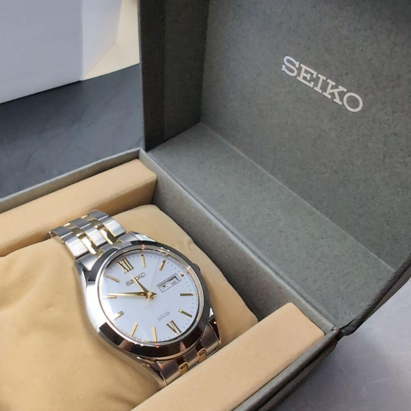 Seiko Selection Solar V158-0ba0 Mens Wristwatch Japanese Quartz Vintage