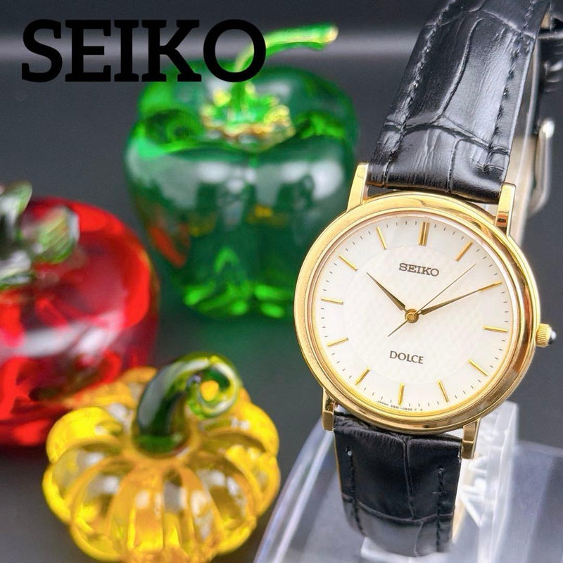Old  Dolce White Quartz Mens Wristwatch Japanese Vintage Stainless Steel