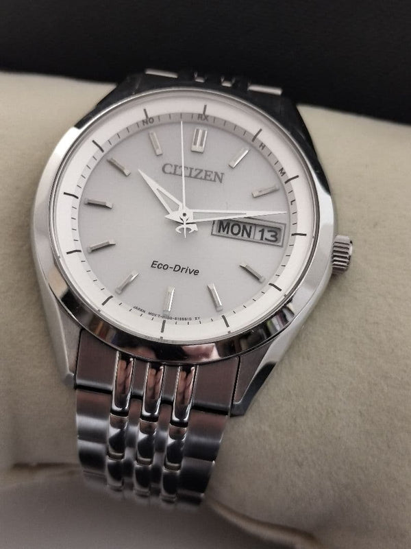 Citizen Collection Radio Solar Day Date Mens Wristwatch Japanese Vintage