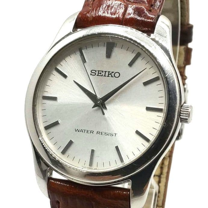 Working Seiko Quartz Mens Wristwatch Japanese Vintage Silver Dial Brown Leather