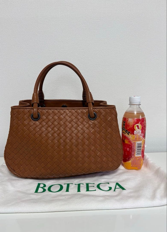 Bottega Veneta Intrecciato Handbag Brown Leather Magnetic Closure