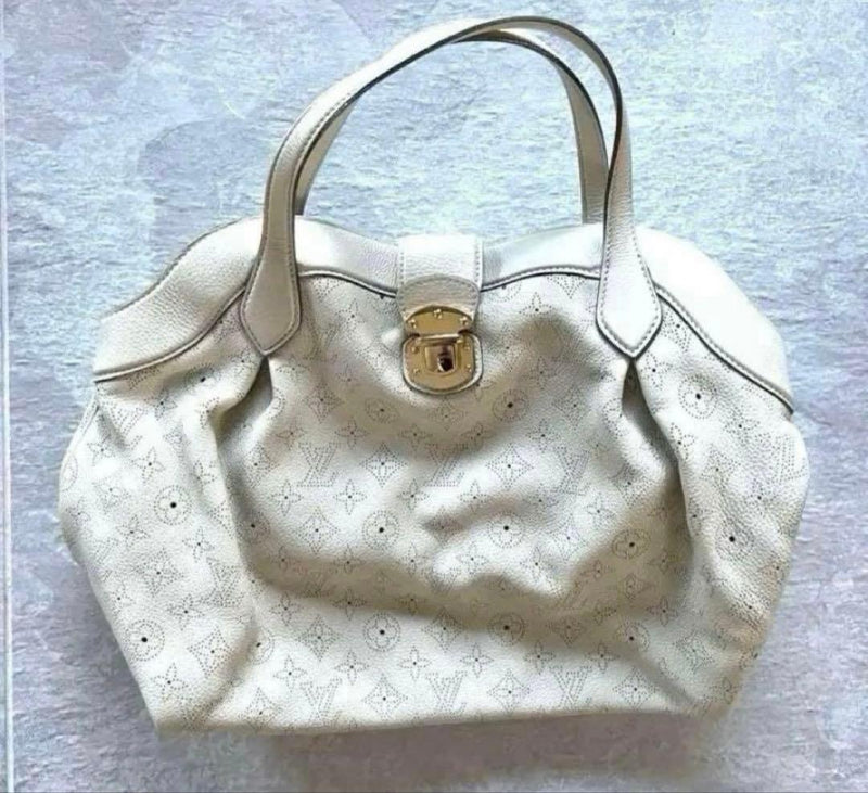 Louis Vuitton Mahina Handbag White Leather Large Bag