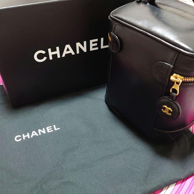 Chanel Handbag Black Leather Zipper Logo Charm