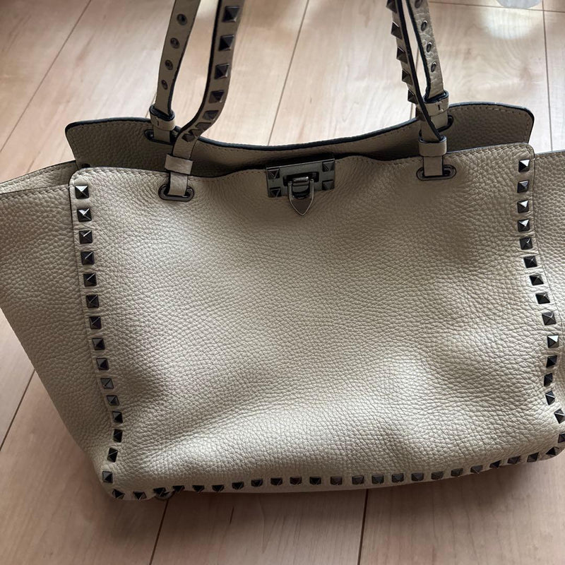 Valentino Studded Handbag Shoulder Bag White Leather Valentino Garavani Logo
