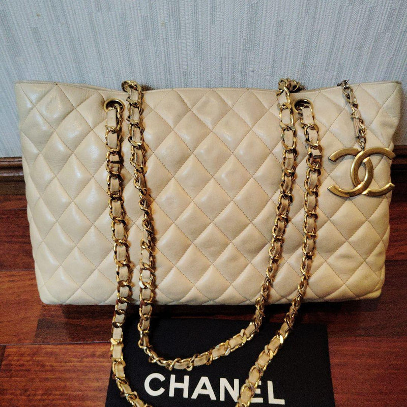 Chanel Matelasse 1246534 Chain Shoulder Bag Lambskin Beige Gold Hardware