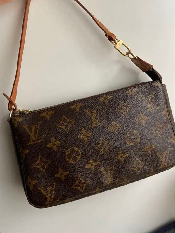 Louis Vuitton Pochette Accessoires Monogram Canvas Shoulder Bag