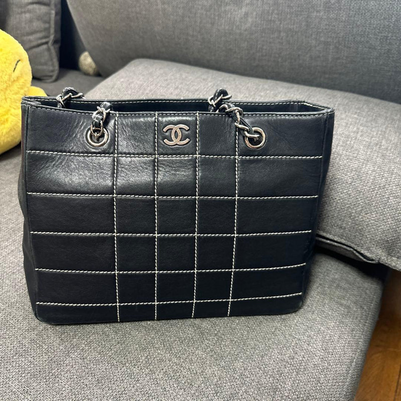 Chanel Quilted Leather Shoulder Bag Navy Medium Chain Strap Handbag