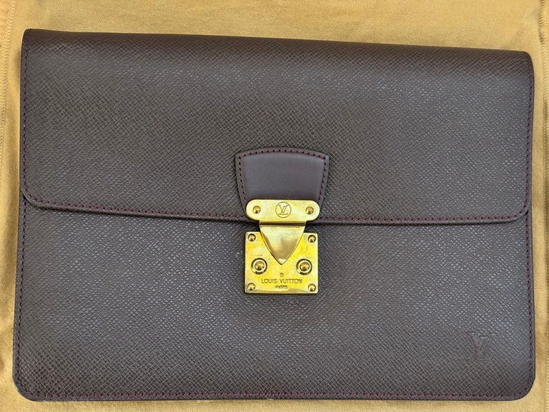 Louis Vuitton Taiga Clutch Bag Wristlet Leather Brown Gold Hardware