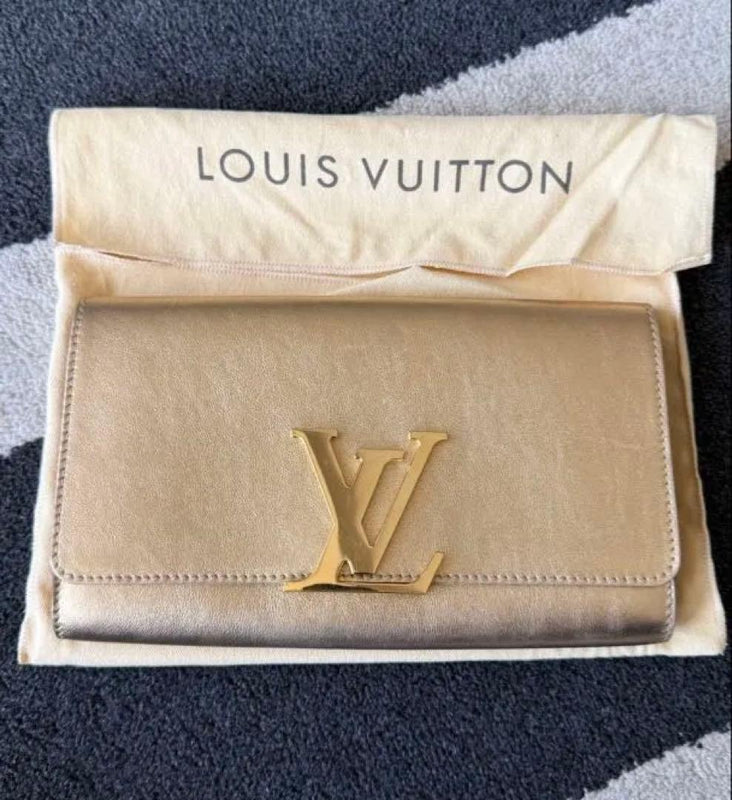 Louis Vuitton Handbag Gold Lv Logo Hardware