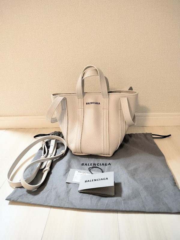 Balenciaga Everyday Xs 67279315YUN2908 Shoulder Tote Bag Calfskin Gray Palladium