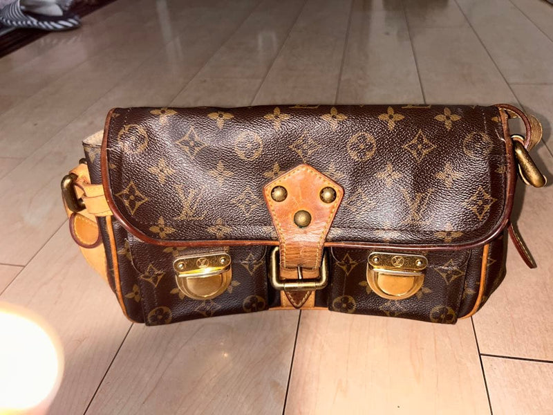 Louis Vuitton Hudson Pm Shoulder Bag Monogram Canvas Leather Gold Hardware
