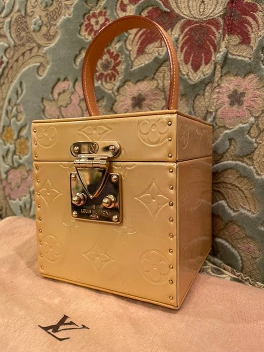 Vernis M91002 Bleeker Box Handbag Beige