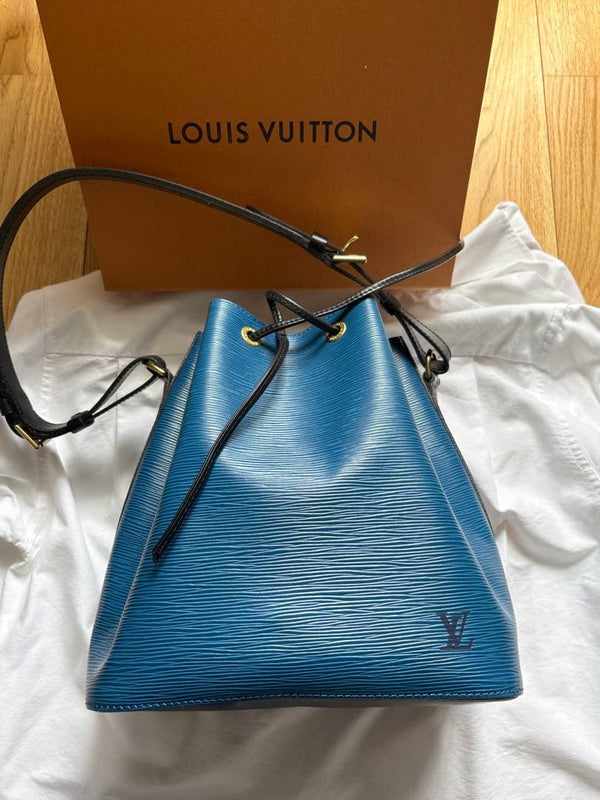Epi Bicolor Petit Noe Shoulder Bag Toledo Blue Noir Leather