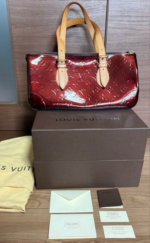 Louis Vuitton Vernis Rosewood Avenue Handbag Red