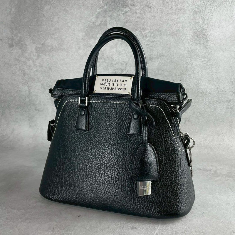 Maison Margiela 5AC S56WG0082 Shoulder Handbag Grain Leather Black