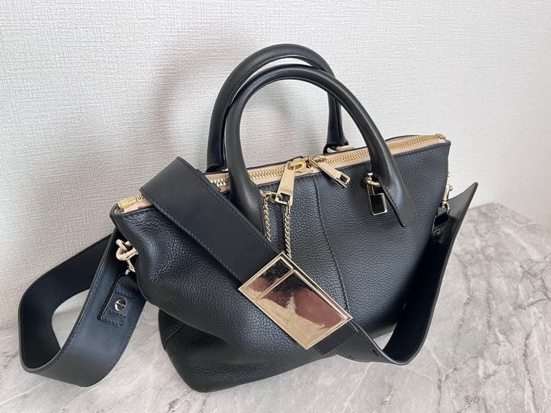 Baylee 2-Way Handbag Shoulder Bag Leather Black Gold Hardware